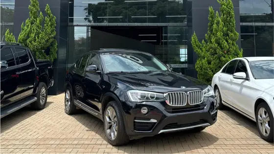 BMW X4 2.0 28I X LINE 4X4 16V TURBO GASOLINA 4P AUTOMÁTICO BMW X4 2.0 28I X LINE 4X4 16V TURBO GASOLINA 4P AUTOMÁTICO