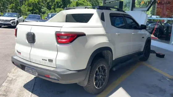 FIAT TORO 2.0 16V TURBO DIESEL ULTRA 4WD AT9 FIAT TORO 2.0 16V TURBO DIESEL ULTRA 4WD AT9
