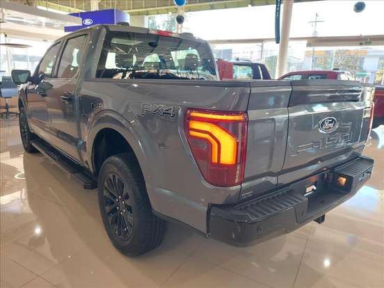 FORD-F-150-5.0 V8 GASOLINA CD LARIAT BLACK FX4 AUTOMÁTICO FORD-F-150-2025