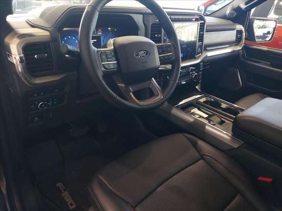 FORD-F-150-5.0 V8 GASOLINA CD LARIAT BLACK FX4 AUTOMÁTICO FORD-F-150-2025
