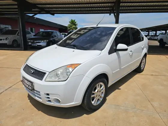 FORD FIESTA 1.6 MPI SEDAN 8V FLEX 4P MANUAL FORD FIESTA 1.6 MPI SEDAN 8V FLEX 4P MANUAL