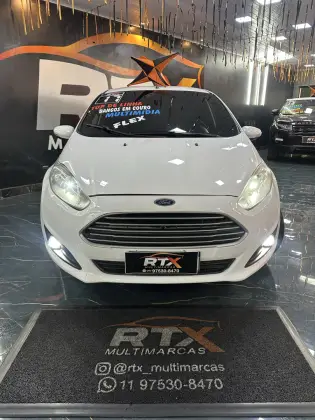 FORD FIESTA 1.6 SE HATCH 16V FLEX 4P POWERSHIFT FORD FIESTA 1.6 SE HATCH 16V FLEX 4P POWERSHIFT