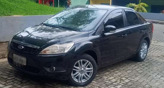 FORD-FOCUS-2011