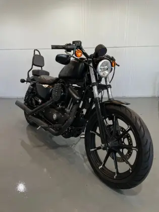 HARLEY-DAVIDSON SPORTSTER XL 883N IRON 