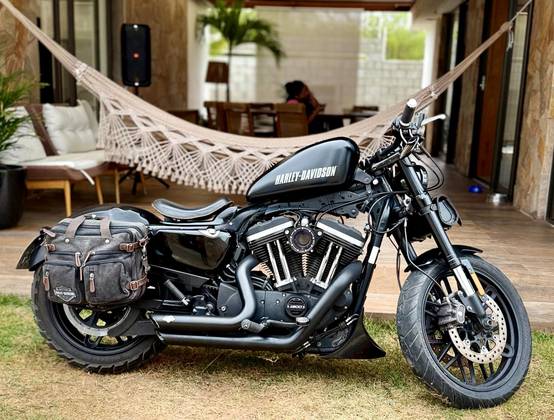 HARLEY-DAVIDSON SPORTSTER ROADSTER 