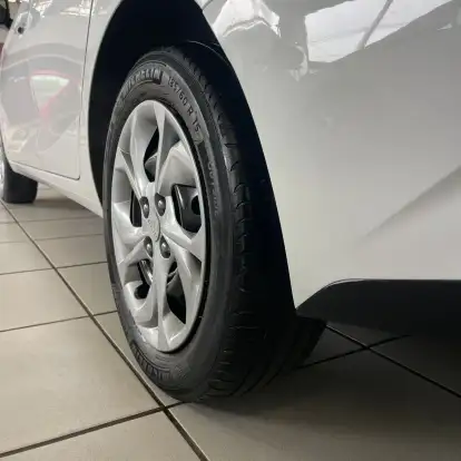 HYUNDAI-HB20S-2023