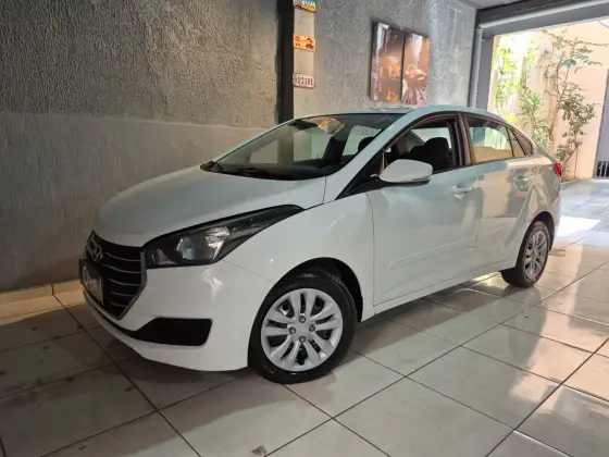 HYUNDAI HB20S 1.0 COMFORT PLUS 12V FLEX 4P MANUAL