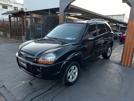 HYUNDAI TUCSON 2.0 MPFI GLS 16V 143CV 2WD FLEX 4P AUTOMÁTICO HYUNDAI TUCSON 2.0 MPFI GLS 16V 143CV 2WD FLEX 4P AUTOMÁTICO