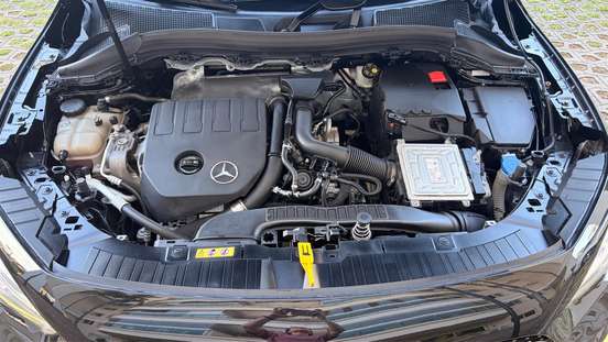 MERCEDES-BENZ-GLA 200-2022