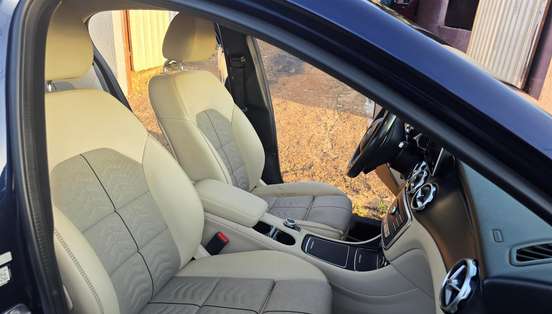 MERCEDES-BENZ-GLA 200-2018