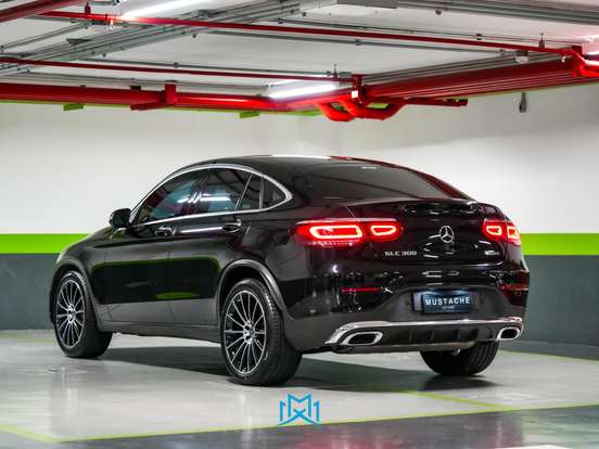 MERCEDES-BENZ-GLC 300-2020