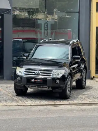 MITSUBISHI PAJERO FULL 3.8 HPE 4X4 V8 24V GASOLINA 2P AUTOMÁTICO