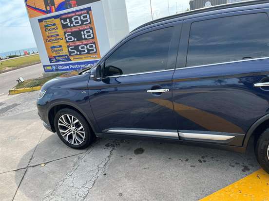 MITSUBISHI-OUTLANDER-2016