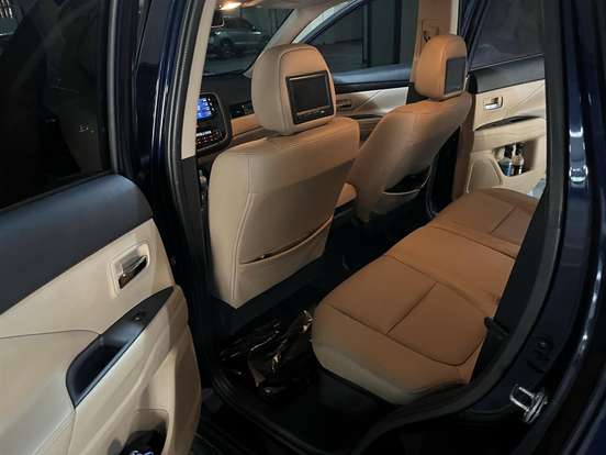 MITSUBISHI-OUTLANDER-3.0 GT 4X4 V6 24V GASOLINA 4P AUTOMÁTICO MITSUBISHI-OUTLANDER-2016
