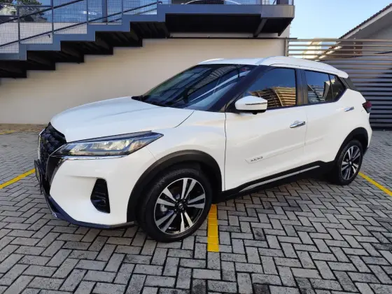 NISSAN KICKS 1.6 16V FLEXSTART EXCLUSIVE XTRONIC NISSAN KICKS 1.6 16V FLEXSTART EXCLUSIVE XTRONIC