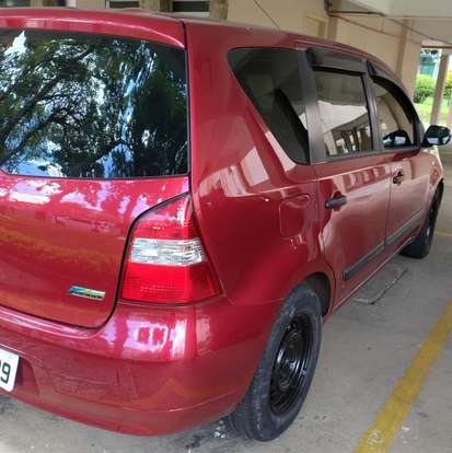 NISSAN-LIVINA-2011
