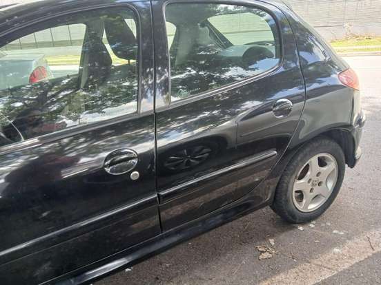 PEUGEOT-206-2005