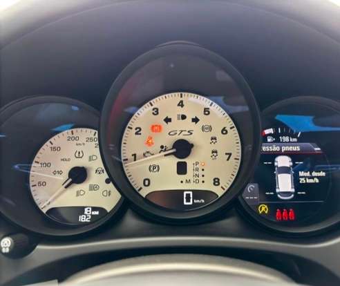 PORSCHE-MACAN-2024