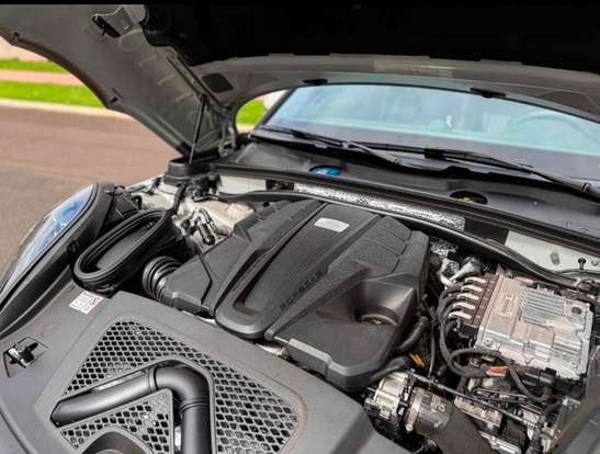 PORSCHE-MACAN-2024