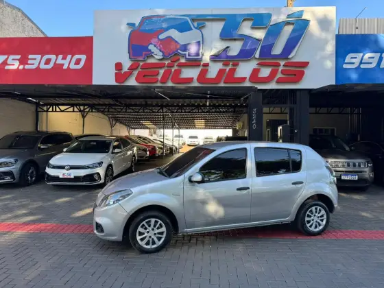 RENAULT SANDERO 1.0 EXPRESSION 16V FLEX 4P MANUAL RENAULT SANDERO 1.0 EXPRESSION 16V FLEX 4P MANUAL