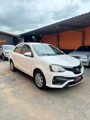 TOYOTA ETIOS 1.5 X PLUS SEDAN 16V FLEX 4P MANUAL