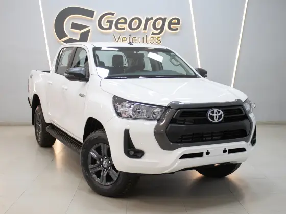 TOYOTA HILUX 2.8 D-4D TURBO DIESEL CD SR 4X4 AUTOMÁTICO