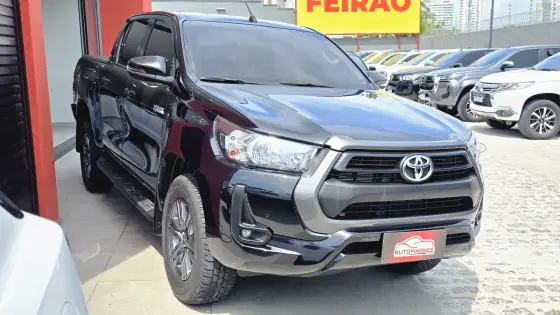 TOYOTA HILUX 2.8 D-4D TURBO DIESEL CD SR 4X4 AUTOMÁTICO