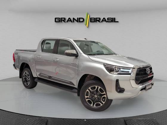 TOYOTA HILUX 2.8 D-4D TURBO DIESEL CD SRV 4X4 AUTOMÁTICO