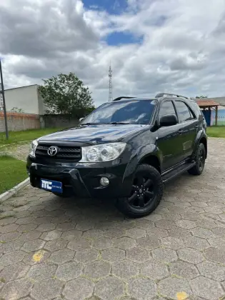 TOYOTA HILUX SW4 2.7 SR 4X2 16V GASOLINA 4P AUTOMÁTICO TOYOTA HILUX SW4 2.7 SR 4X2 16V GASOLINA 4P AUTOMÁTICO