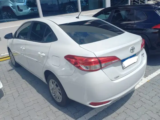 TOYOTA YARIS 1.5 16V FLEX SEDAN XS CONNECT MULTIDRIVE TOYOTA YARIS 1.5 16V FLEX SEDAN XS CONNECT MULTIDRIVE