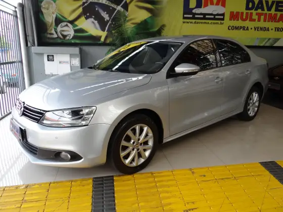 VOLKSWAGEN JETTA 2.0 COMFORTLINE FLEX 4P TIPTRONIC