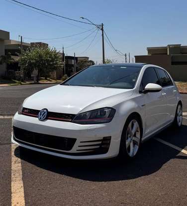 VOLKSWAGEN-GOLF-2014