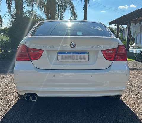 BMW-325i-2011