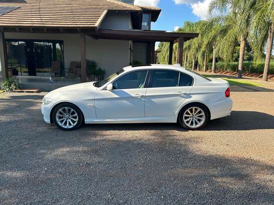 BMW-325i-2.5 SEDAN 24V GASOLINA 4P AUTOMÁTICO BMW-325i-2011