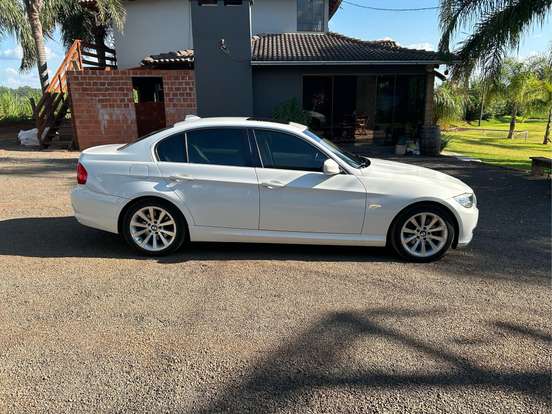 BMW-325i-2.5 SEDAN 24V GASOLINA 4P AUTOMÁTICO BMW-325i-2011