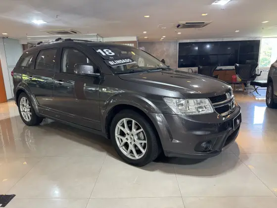 DODGE JOURNEY 3.6 RT V6 GASOLINA 4P AUTOMÁTICO DODGE JOURNEY 3.6 RT V6 GASOLINA 4P AUTOMÁTICO