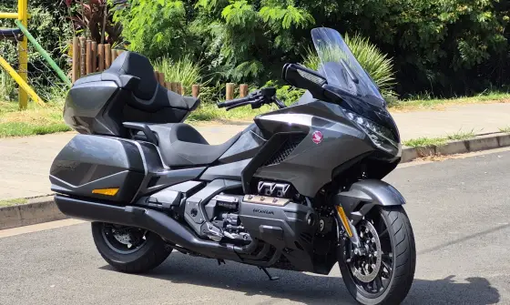 HONDA GL 1800 GOLD WING TOUR 