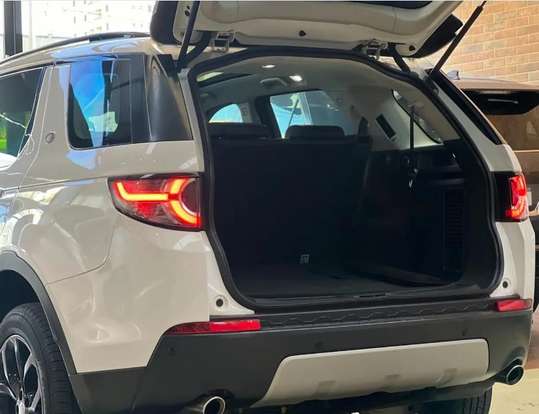 LAND ROVER-DISCOVERY SPORT-2017