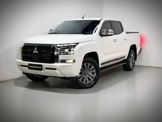 MITSUBISHI TRITON 2.4 BITURBO DIESEL CD HPE 4X4 AUTOMÁTICO