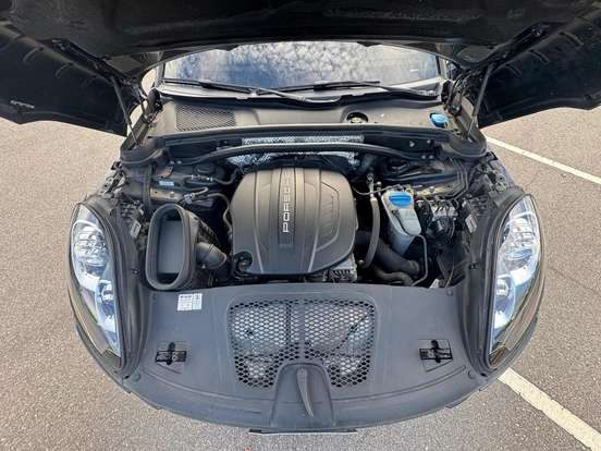 PORSCHE-MACAN-2018