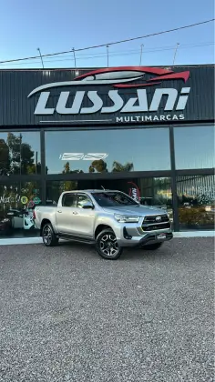 TOYOTA HILUX 2.8 D-4D TURBO DIESEL CD SRX 4X4 AUTOMÁTICO