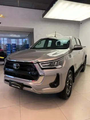 TOYOTA HILUX 2.8 D-4D TURBO DIESEL CD SRX 4X4 AUTOMÁTICO
