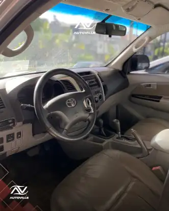 TOYOTA-HILUX-2005