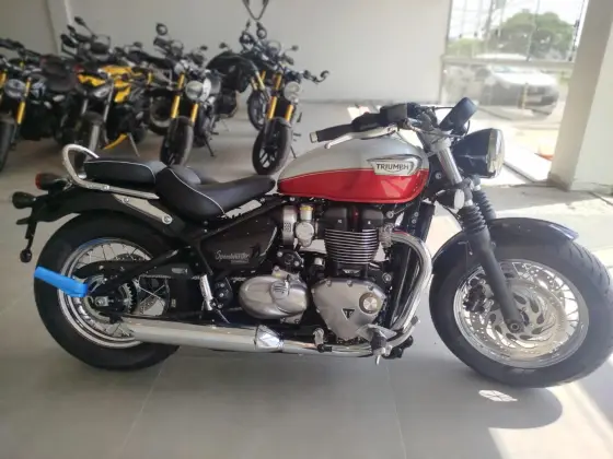 TRIUMPH BONNEVILLE SPEEDMASTER 