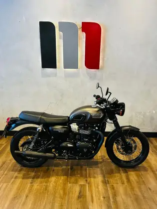 TRIUMPH BONNEVILLE T100 BLACK 900 