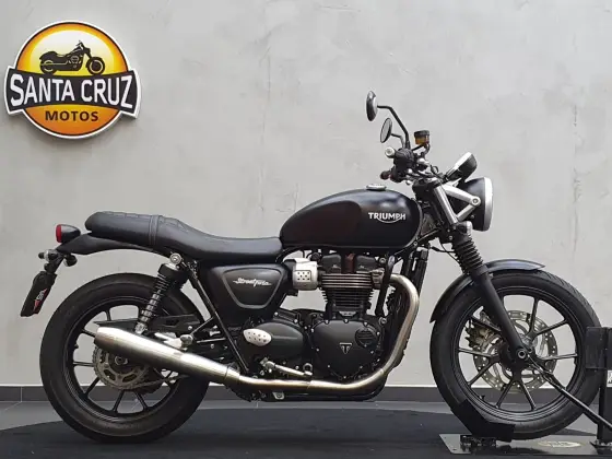 TRIUMPH STREET TWIN 