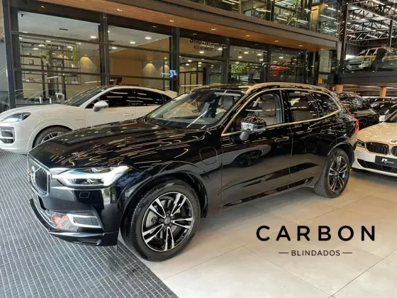 VOLVO XC60 2.0 T8 HYBRID MOMENTUM AWD GEARTRONIC