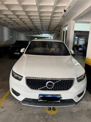 VOLVO XC40 2.0 T5 GASOLINA MOMENTUM AWD GEARTRONIC