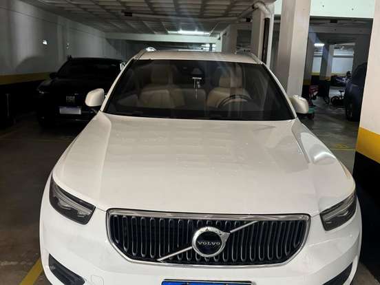 VOLVO-XC40-2.0 T5 GASOLINA MOMENTUM AWD GEARTRONIC VOLVO-XC40-2018
