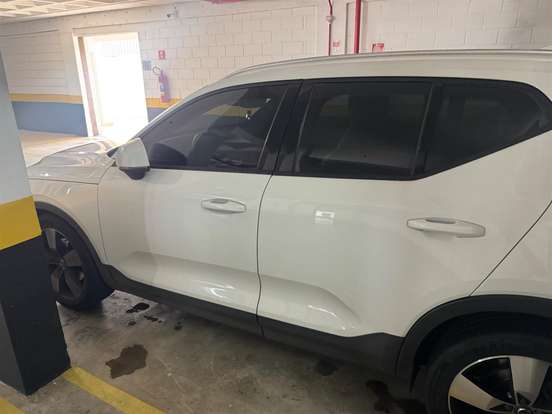 VOLVO-XC40-2018